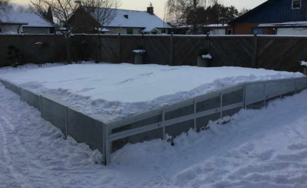 Excelite swimming pool enclosure strong to save the pool from snow