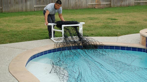 Removing swimming pool net