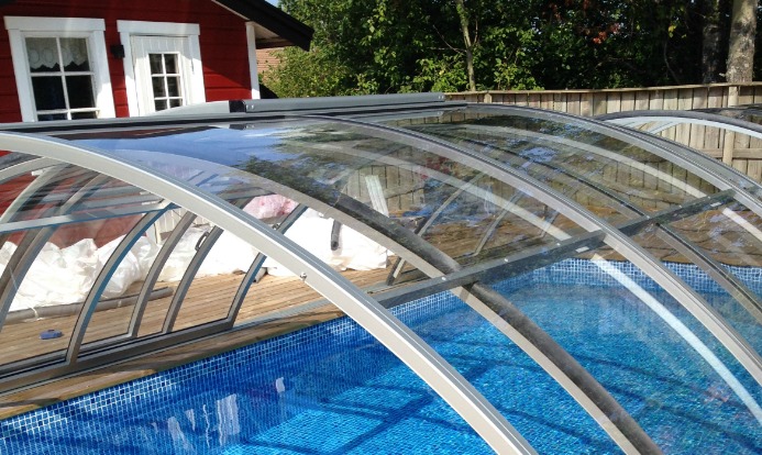 Section of telescopic pool enclosure